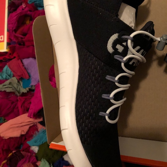 Brand new Nike Gyakusou sneakers ladies size 7 - Picture 6 of 8